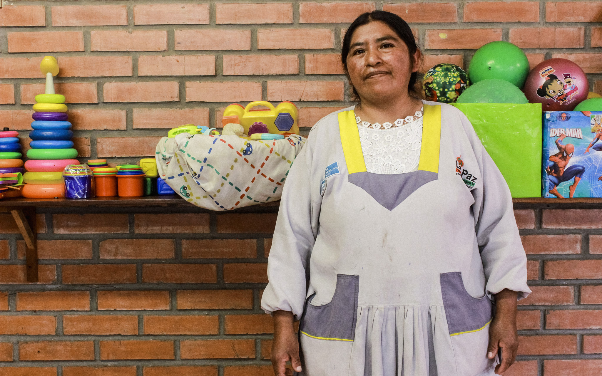 Bolivian Jupapinassa asuva Ros Mery Balboa työskentelee kodinhoitajana ja tekee viikonloppuisin vapaaehtoistyötä kirkossa.
