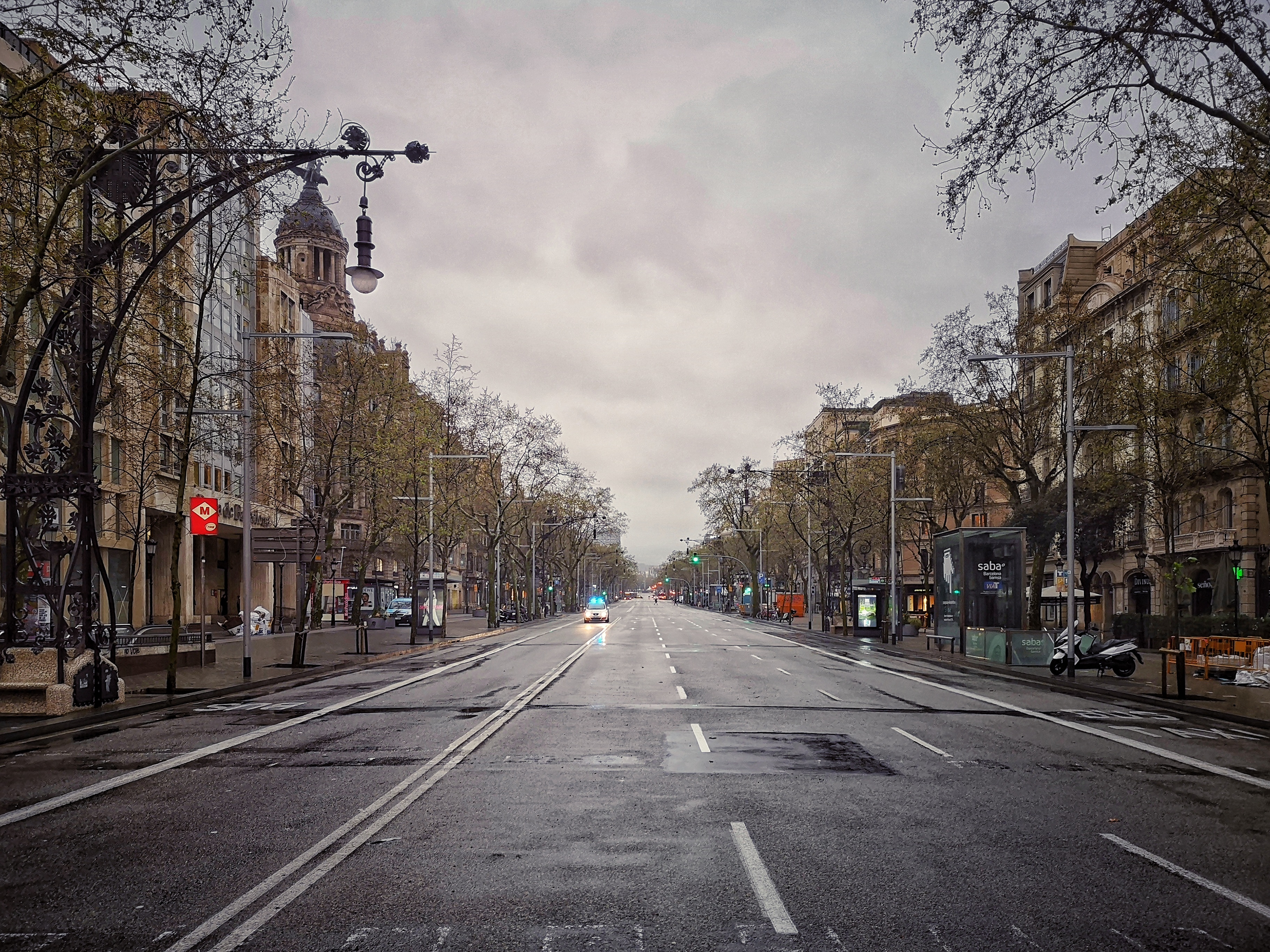 Barcelonan kadut tyhjänä koronaviruksen takia.