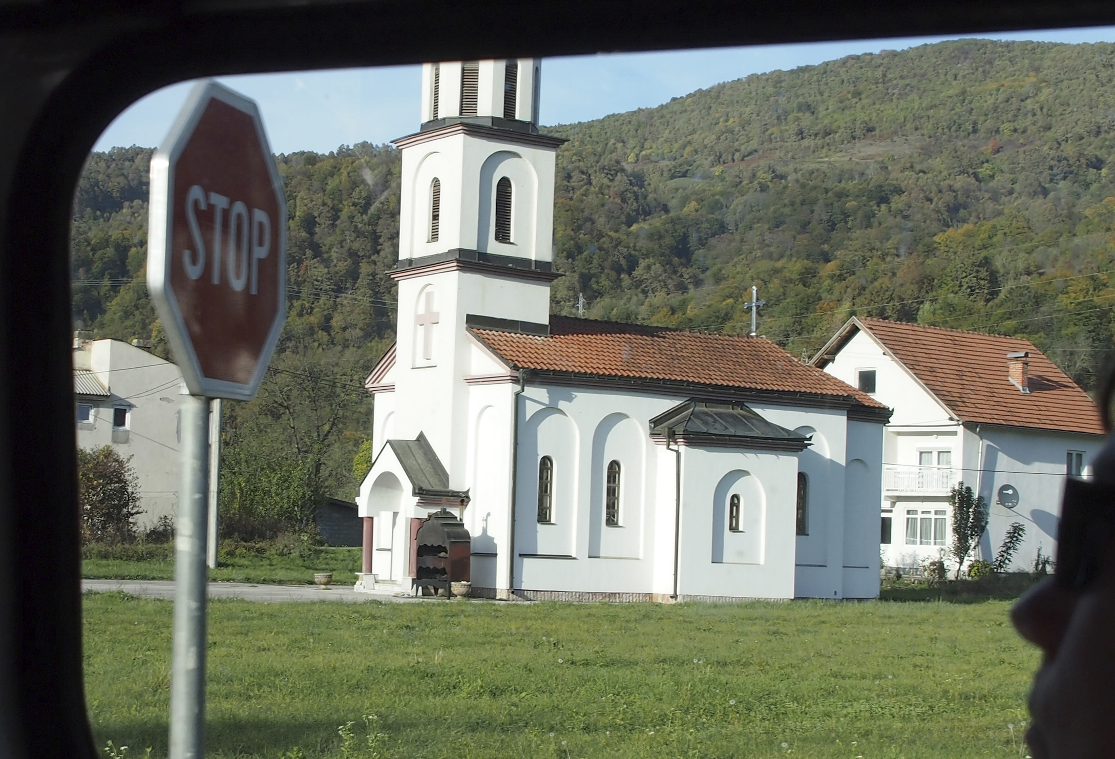 Srebrenicassa kirkko on määrätty siirrettäväksi