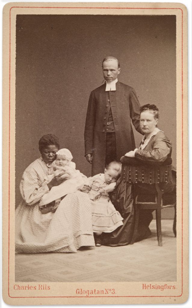 Vanha kuva perheestä
