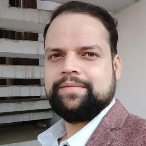 Saroj Koirala lähikuvassa